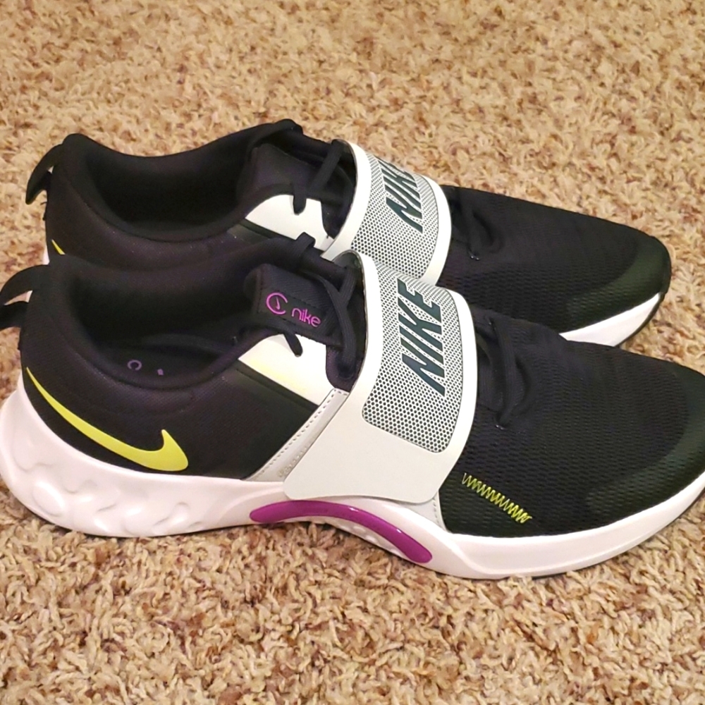 Nike Renew Retaliation 4, Mens, New, black, size 13